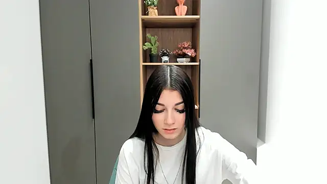 DevoraWitt online show from March 5, 2026, 8:43 am