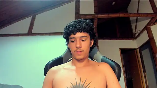 Snapshot of santi_young_twink chatting on March 2, 2026, 11:28 am santi young twink online show from March 2, 2026, 11:28 am