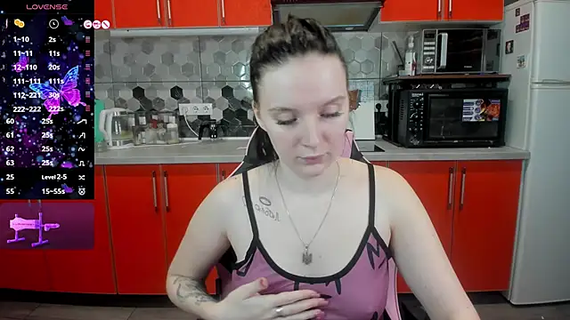 Snapshot of Mary_Blu chatting on January 14, 2025, 2:19 am Mary Blu online show from January 14, 2025, 2:19 am
