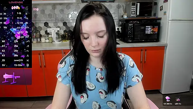 Snapshot of Mary_Blu chatting on January 18, 2025, 11:00 pm Mary Blu online show from January 18, 2025, 11:00 pm