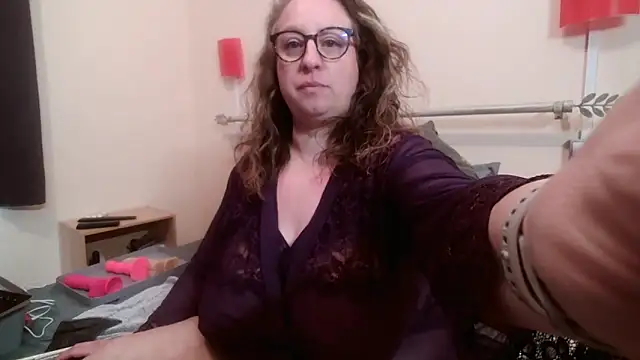 Snapshot of Vintzdine chatting on March 2, 2026, 12:01 pm Vintzdine online show from March 2, 2026, 12:01 pm