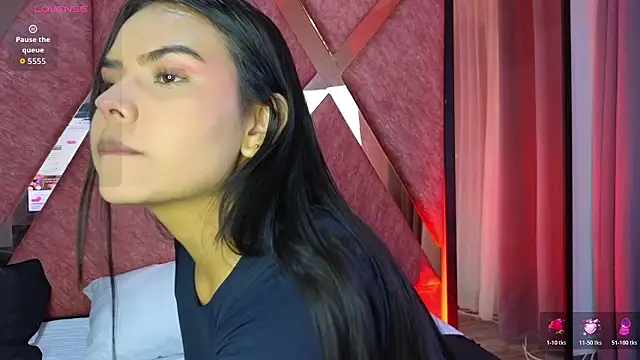 Emma Revees online show from April 2, 2026, 3:37 am