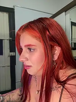 Emma Q0 online show from April 8, 2026, 10:54 pm