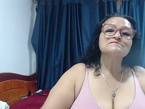 Snapshot of _BellaNocturna chatting on July 6, 2026, 3:25 am BellaNocturna online show from July 6, 2026, 3:25 am