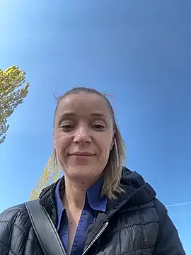 MONICANIX online show from April 16, 2026, 1:12 pm