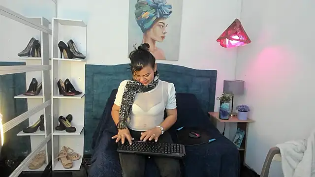 KiaraXMilf online show from March 22, 2026, 12:30 pm