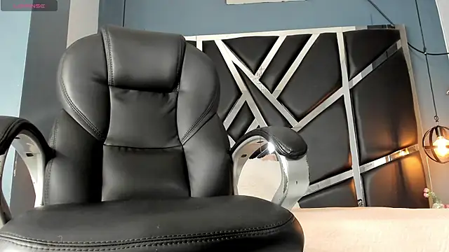 Esmeralda  18 online show from March 31, 2026, 7:36 pm