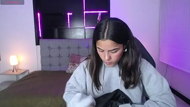  chloe 1 online show from March 20, 2026, 8:03 pm