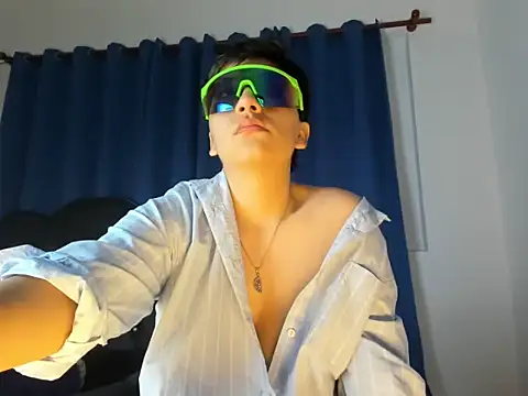 Snapshot of Taveko_Soler chatting on April 6, 2026, 7:04 pm Taveko Soler online show from April 6, 2026, 7:04 pm
