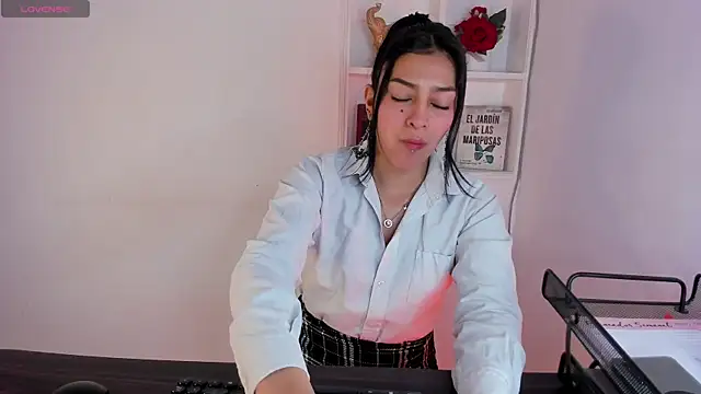 jaade doll online show from April 9, 2026, 2:22 pm