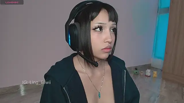 Snapshot of ling_meow chatting on July 31, 2026, 12:59 pm ling meow online show from July 31, 2026, 12:59 pm