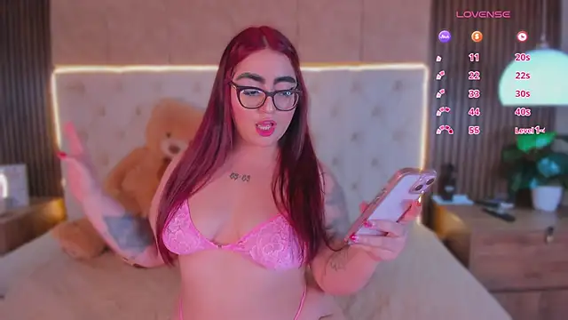 apriilfox online show from March 30, 2026, 4:13 am