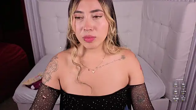 ManuelaVeeleez online show from May 21, 2026, 4:30 am