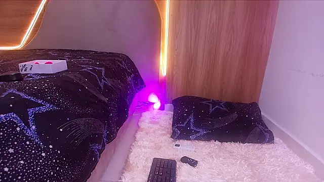 kiara lp online show from March 13, 2026, 3:24 am