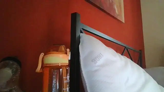 Snapshot of Emilyvuxa chatting on May 9, 2026, 5:23 am Emilyvuxa online show from May 9, 2026, 5:23 am