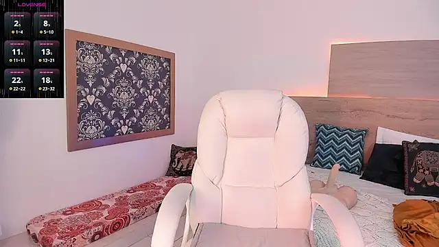  Azahaaraa  online show from April 10, 2026, 3:12 am