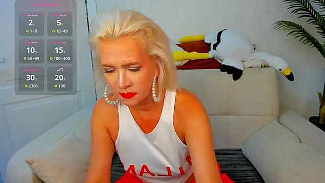 Snapshot of Ledi_Luna chatting on June 22, 2026, 8:33 am Ledi Luna online show from June 22, 2026, 8:33 am