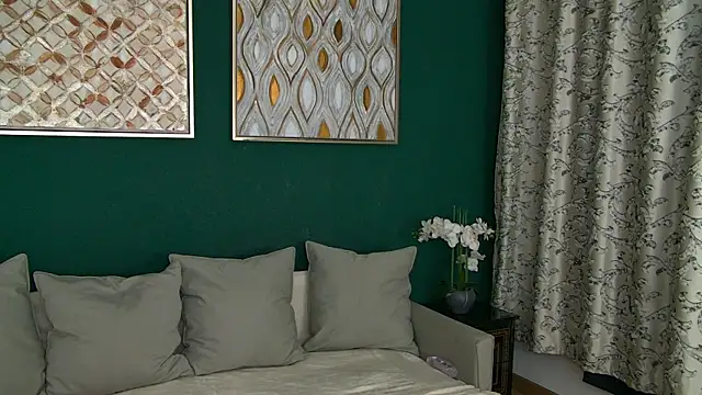 SkinnyNatty online show from April 2, 2026, 3:48 am