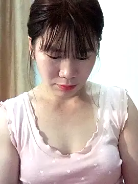 Bondgirl 9 online show from April 13, 2026, 9:42 pm