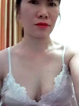 Snapshot of Bondgirl_9 chatting on May 27, 2026, 6:10 am Bondgirl 9 online show from May 27, 2026, 6:10 am