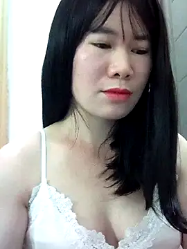Snapshot of Bondgirl_9 chatting on June 11, 2026, 5:11 pm Bondgirl 9 online show from June 11, 2026, 5:11 pm