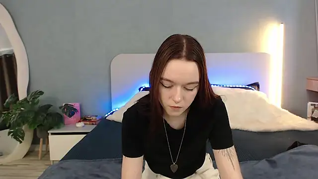 SunyLily online show from April 22, 2026, 6:16 am