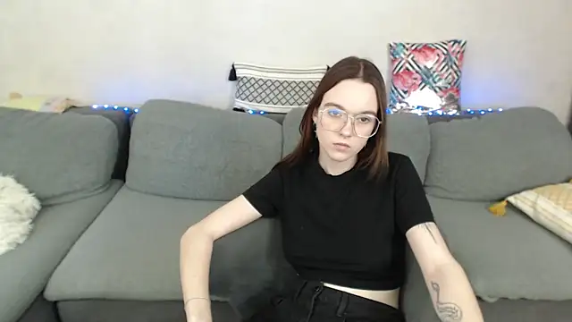 SunyLily online show from April 24, 2026, 7:00 am