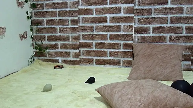 Snapshot of Katia_Cutte chatting on March 15, 2026, 9:43 pm Katia Cutte online show from March 15, 2026, 9:43 pm