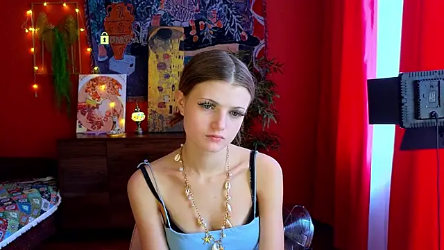 Snapshot of Enji_Rey chatting on June 9, 2026, 9:43 am Enji Rey online show from June 9, 2026, 9:43 am