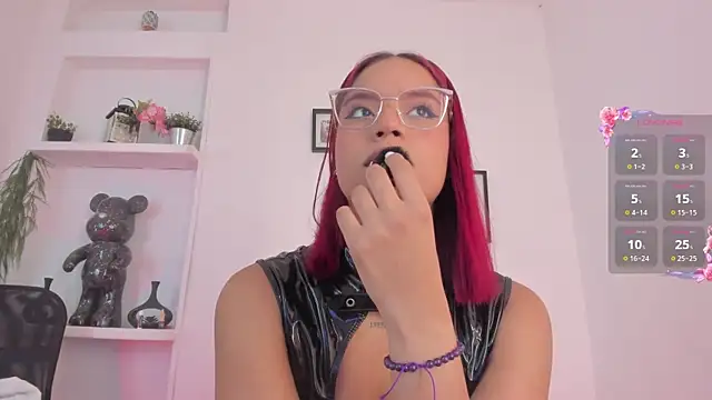 Im Scarlett  online show from April 25, 2026, 6:49 pm