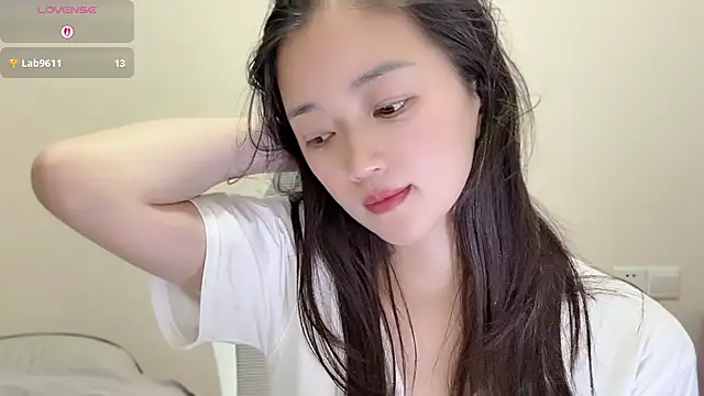 jinxiyao01 online show from June 24, 2026, 2:49 pm