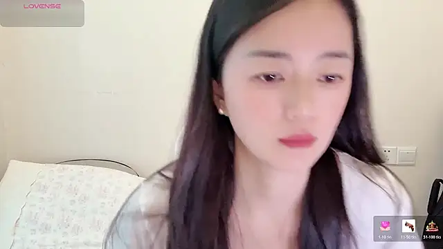 jinxiyao01 online show from August 4, 2026, 2:48 am