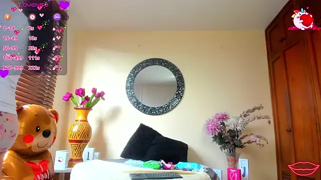 Maye Milf  online show from March 14, 2026, 12:32 pm