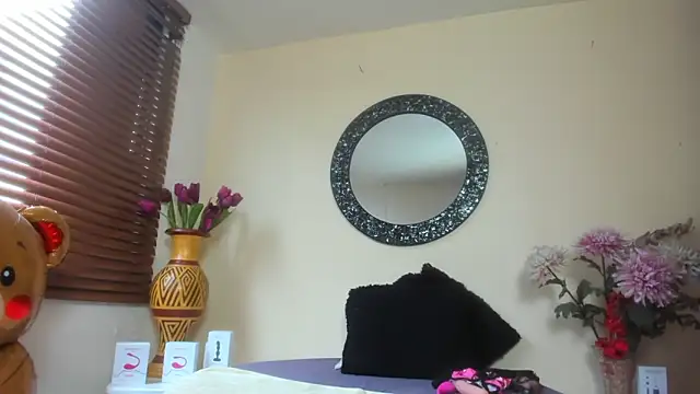 Maye Milf  online show from April 7, 2026, 1:00 pm