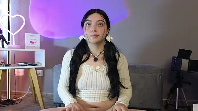 Im Elaris online show from March 14, 2026, 4:12 pm