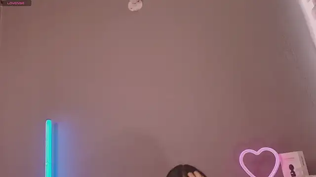 Im Elaris online show from April 9, 2026, 2:33 pm