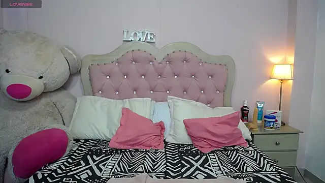 skinny hailey online show from March 26, 2026, 3:39 pm