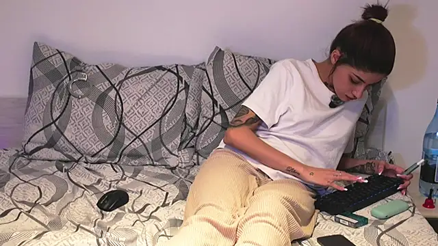 sweelexy online show from April 12, 2026, 10:15 pm