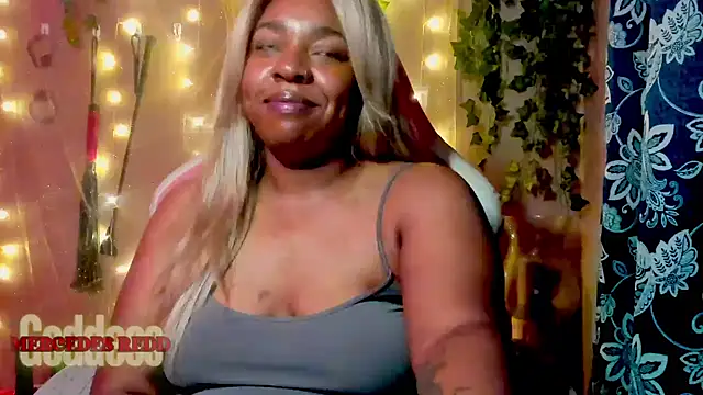 Goddess MercedesRedd online show from June 6, 2026, 1:49 pm