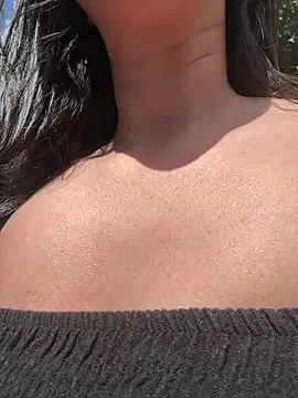 Geovana blan online show from April 2, 2026, 4:15 pm