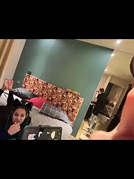 Xsiberia online show from April 6, 2026, 8:32 pm