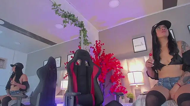 Kiara Kismet  online show from April 3, 2026, 9:13 pm