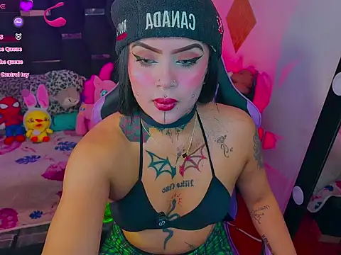 LauriInk1 online show from May 31, 2026, 2:20 am