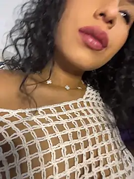 Snapshot of AmeliaAndersson chatting on May 9, 2026, 11:43 pm AmeliaAndersson online show from May 9, 2026, 11:43 pm