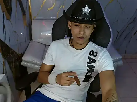 taylor bigdick18 online show from March 29, 2026, 2:00 am