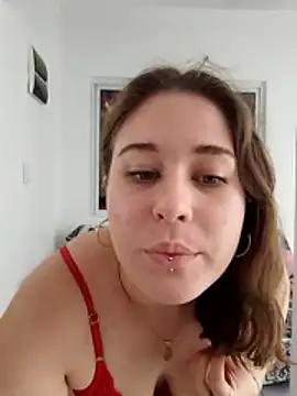 Snapshot of beluve_l chatting on April 15, 2026, 5:53 pm beluve l online show from April 15, 2026, 5:53 pm