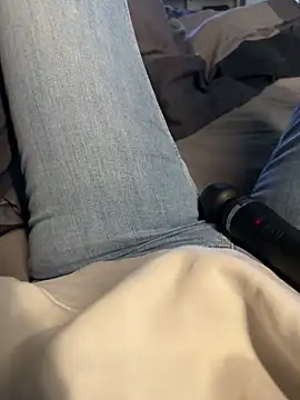 Snapshot of aleexii_s chatting on March 4, 2026, 7:20 pm aleexii s online show from March 4, 2026, 7:20 pm