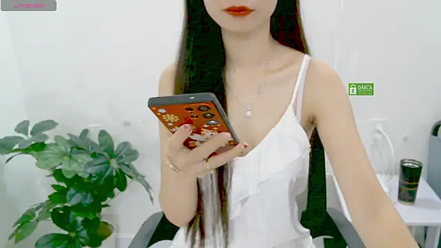 Snapshot of Emily_LoveU chatting on April 8, 2026, 1:49 am Emily LoveU online show from April 8, 2026, 1:49 am