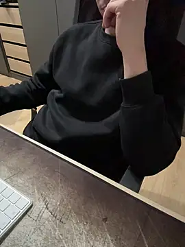 Nira16 online show from April 13, 2026, 2:22 pm