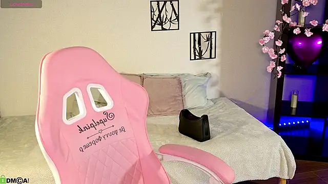 Sugar Kitten12 online show from April 13, 2026, 1:00 am